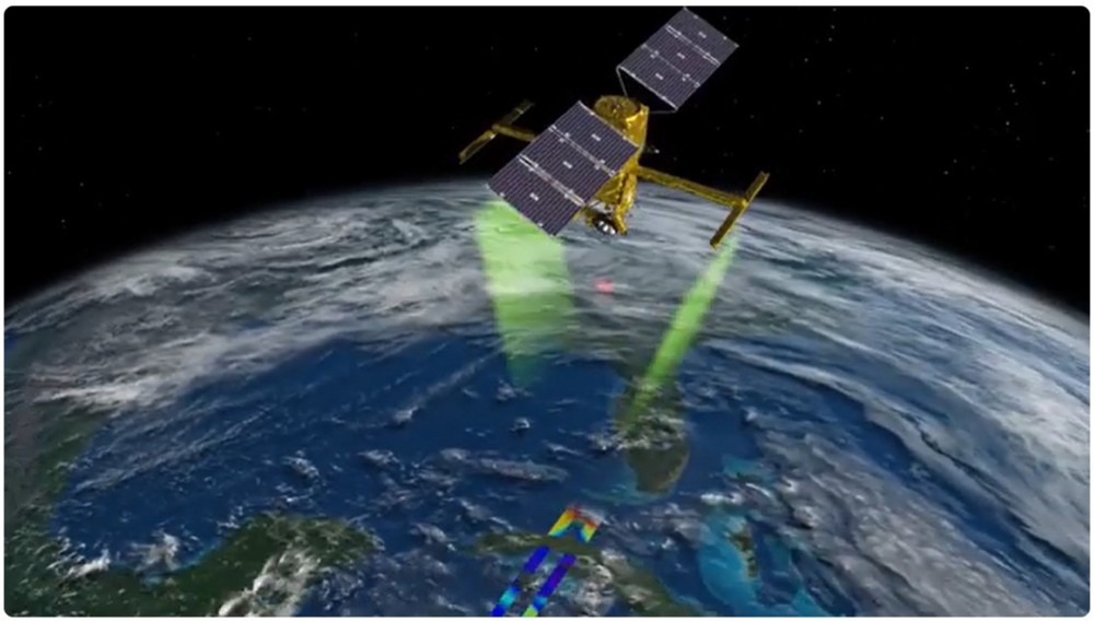 De SWOT-satelliet (Surface Water and Ocean Topography) verzamelt sinds zijn lancering in 2022 gegevens over de hoogte van het water op aarde – in de oceaan, meren en rivieren.
