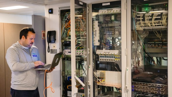 server maintenance at the VLIZ marine data centre in Ostend