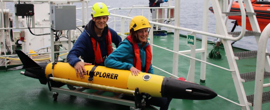 VLIZ-medewerkers bij glider Yoko aan boord van RV Belgica