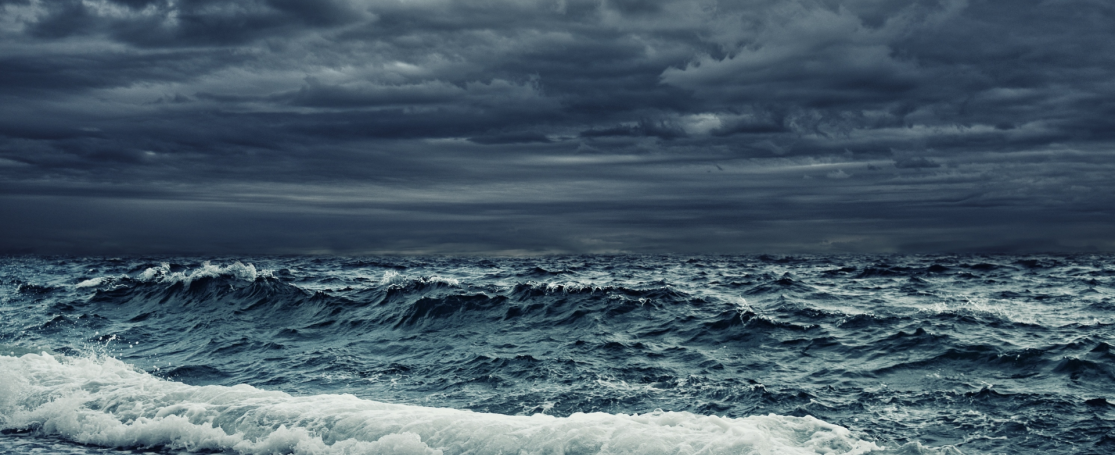 Storm over de oceaan