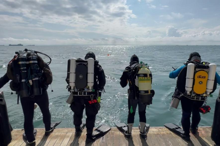 4 duiker op RV Simon Stevin