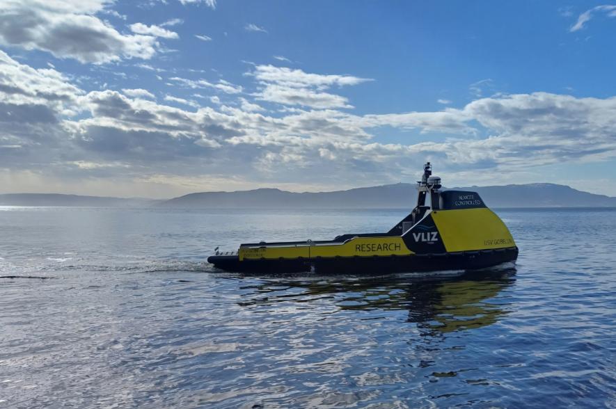 USV Gobelijn at sea