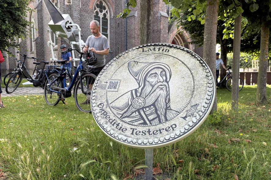 Scan de munten op de fietsroute