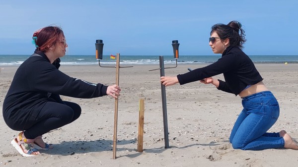 Praktische training op het strand tijdens Summer Course 2024